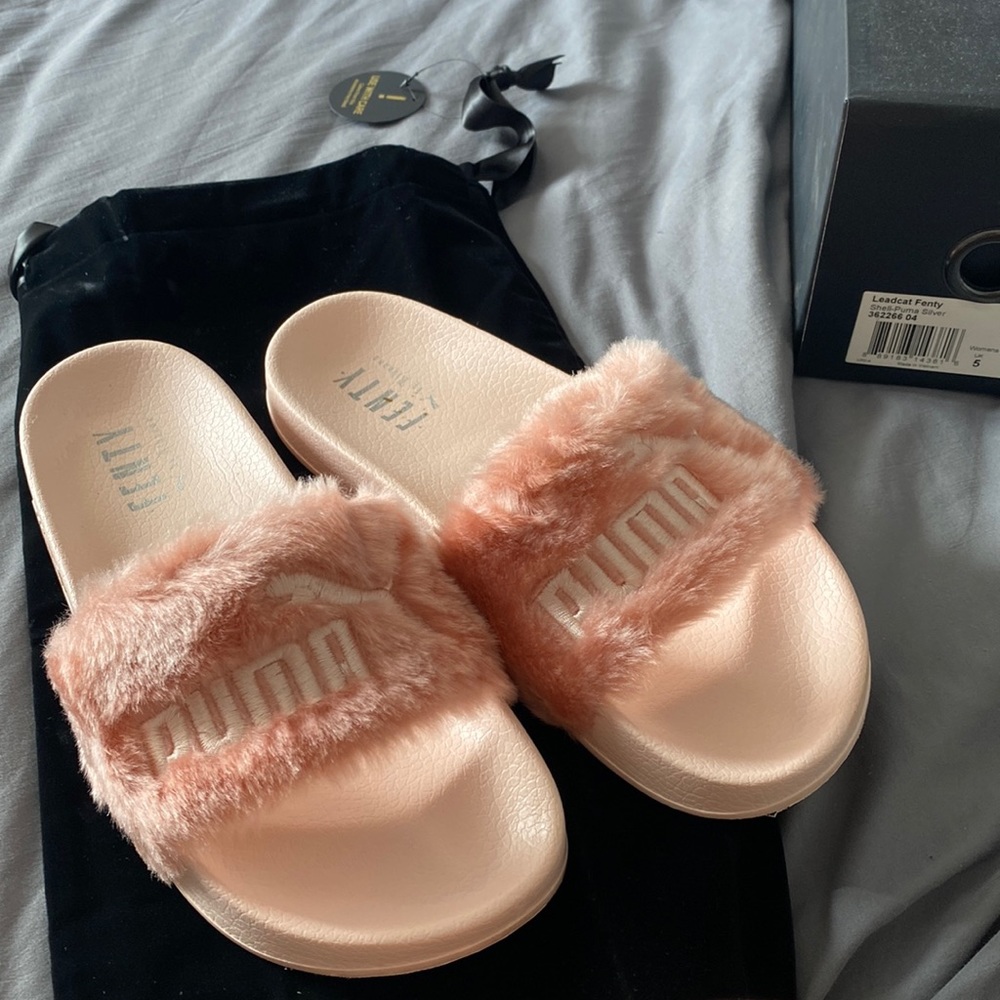 Fur sliders pink puma fenty